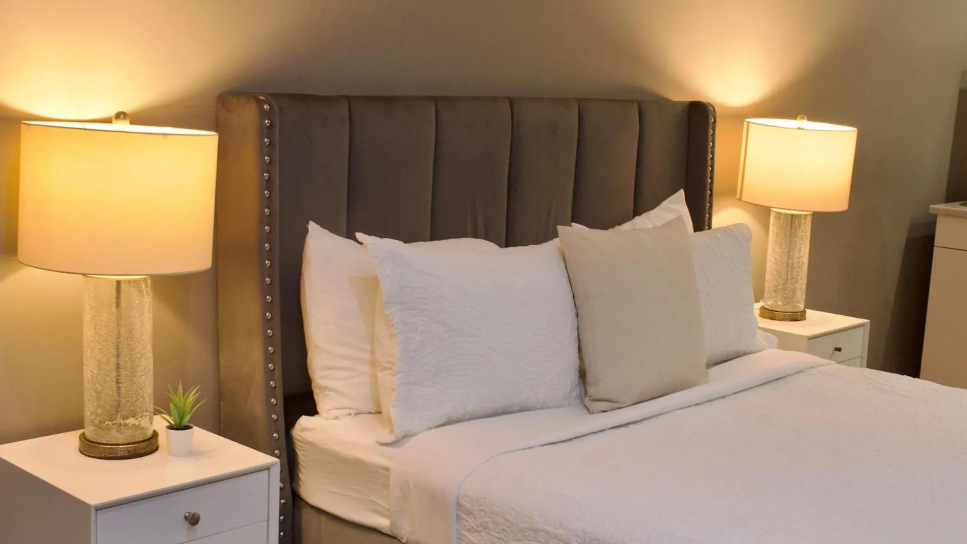 Couple\'S Getaway Studio location